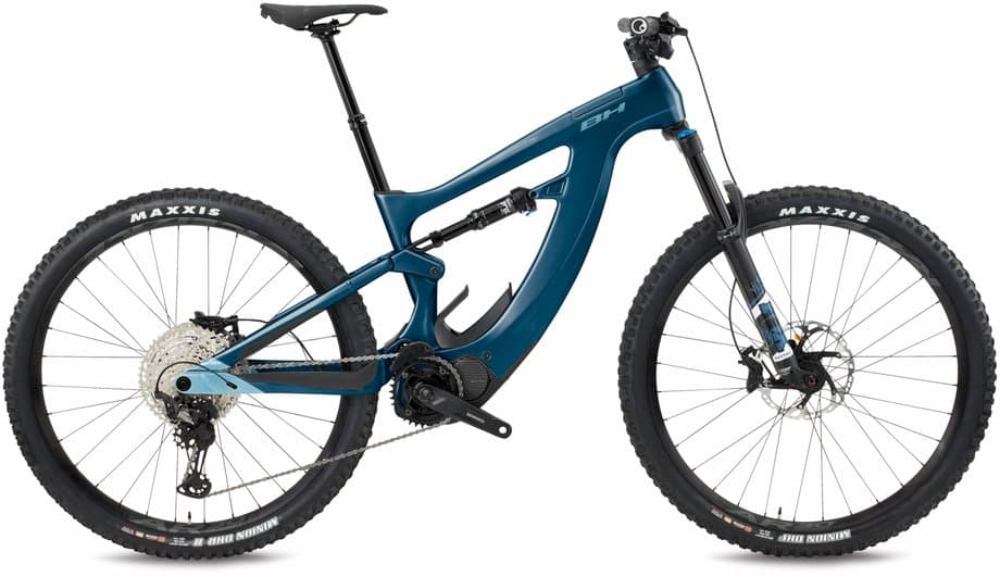 BH Bikes Xtep Lynx Carbon 8.7 Pro Blau Modell Aktion