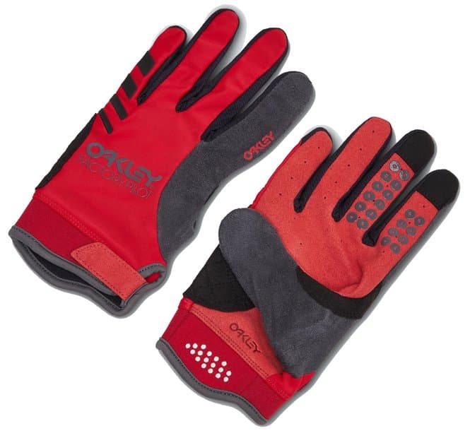 Oakley Switchback MTB Langfinger Handschuhe Rot Modell Aktion